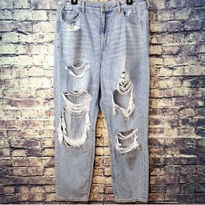 American Eagle AEO Highest Rise Distressed Light Wash Mom Jeans Size 14